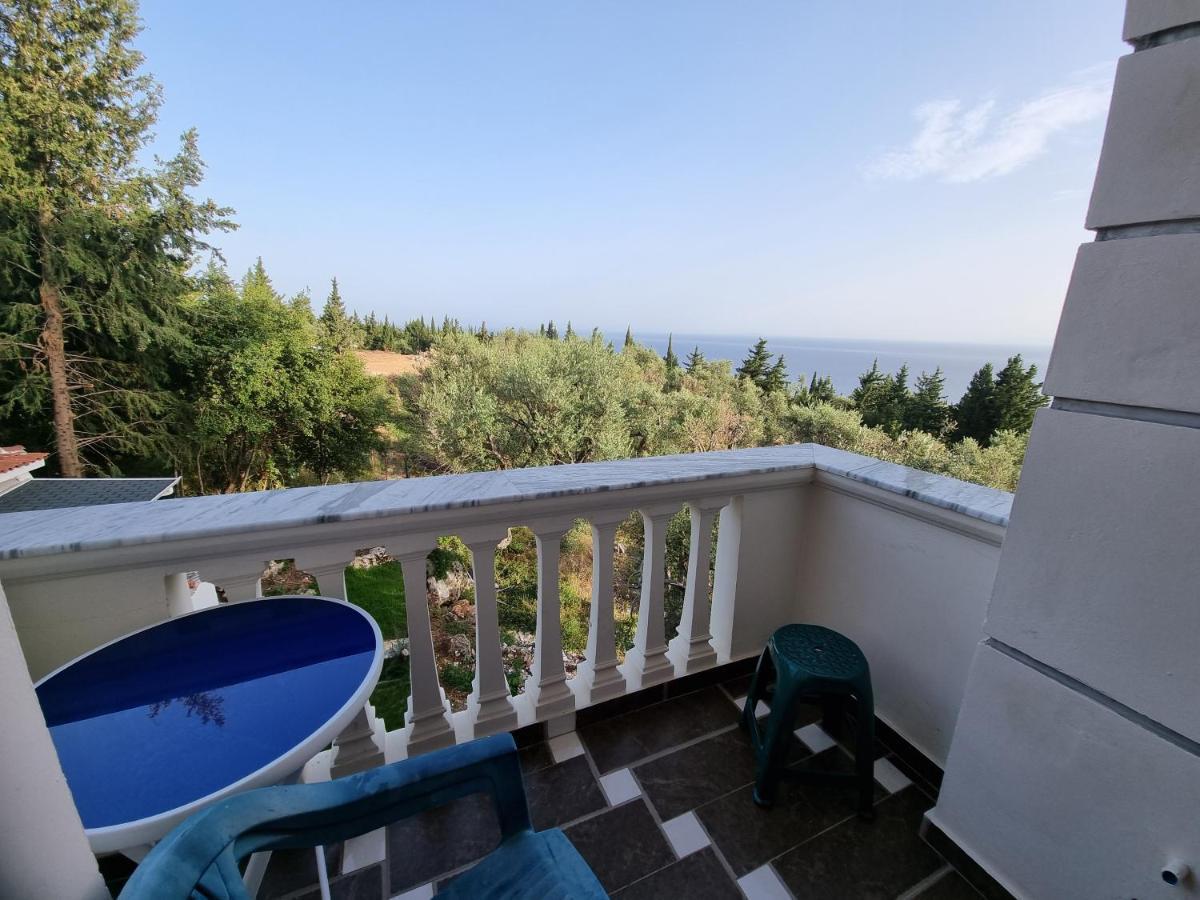Sea View Apartments Drymades With Balcony Dhërmi Εξωτερικό φωτογραφία